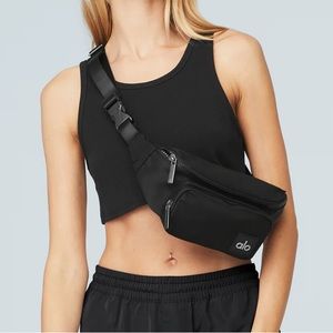 ✨Alo Yoga Belt Bag 🖤
